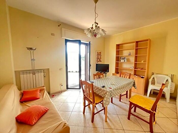 Appartamento trilocale in affitto in Via Trapani, Catanzaro