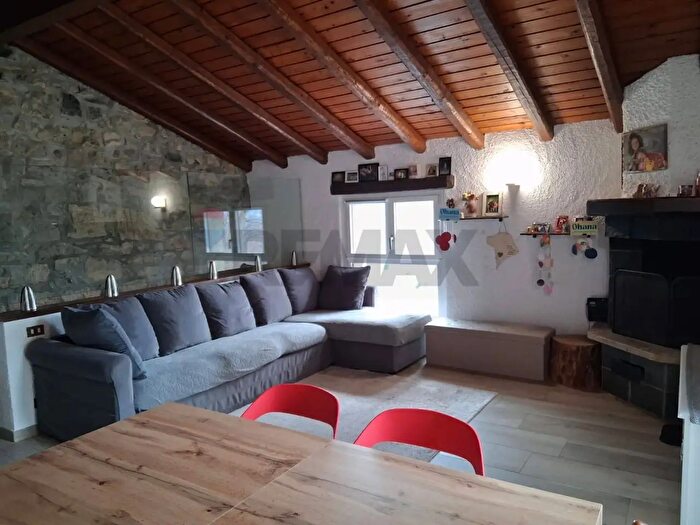 Casa trilocale in vendita in Localita Rondanino, Alta Valle Intelvi