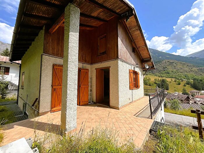 Appartamento con 5 locali in vendita in Via degli Alpini, Pietraporzio