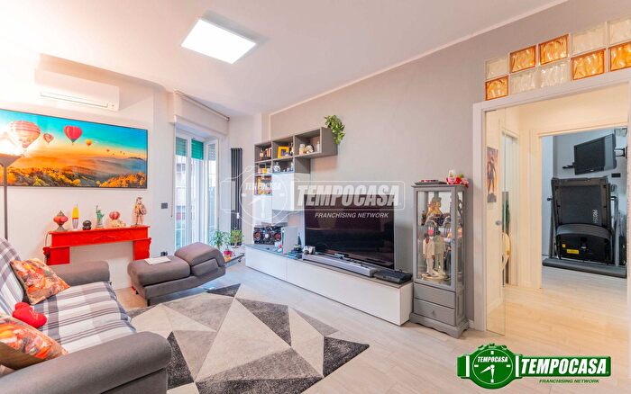 Appartamento bilocale in vendita in Via Cinque Giornate, Bollate