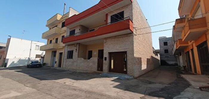 Appartamento con 5 locali in vendita in Via Giulio Cesare Vanini, Parabita