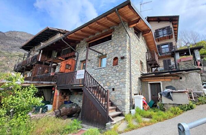 Casa trilocale in vendita in Frazione Capard, Saint Vincent