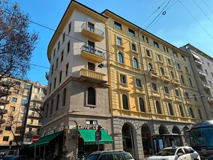 Appartamento trilocale in affitto in Corso Genova, Milano