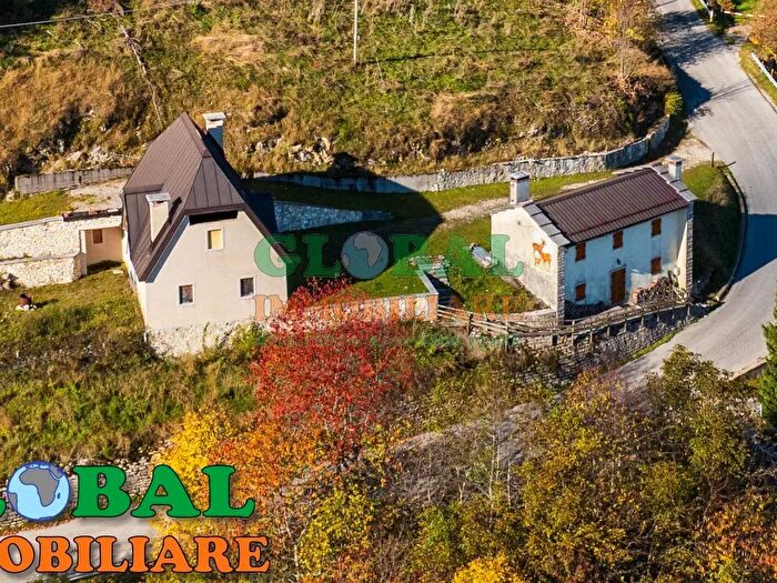 Casa con 5 locali in vendita in Località Valmaron, Enego