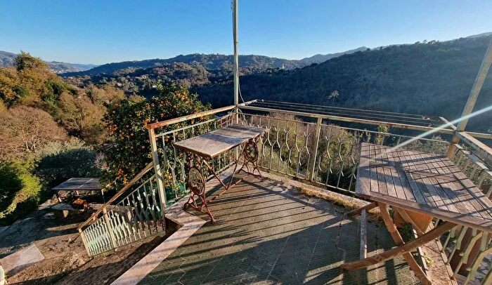 Casa bilocale in vendita in Via a San Martino Rapallo, Rapallo