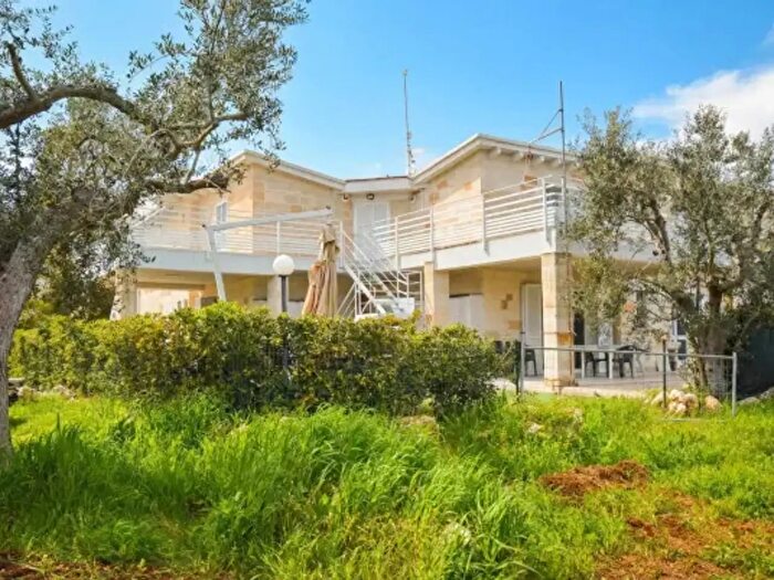 Casa con 6 locali in vendita in San Vito Dei Normanni