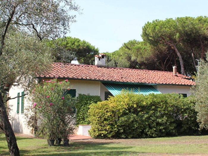 Casa con 6 locali in affitto in Lido di Camaiore, Camaiore