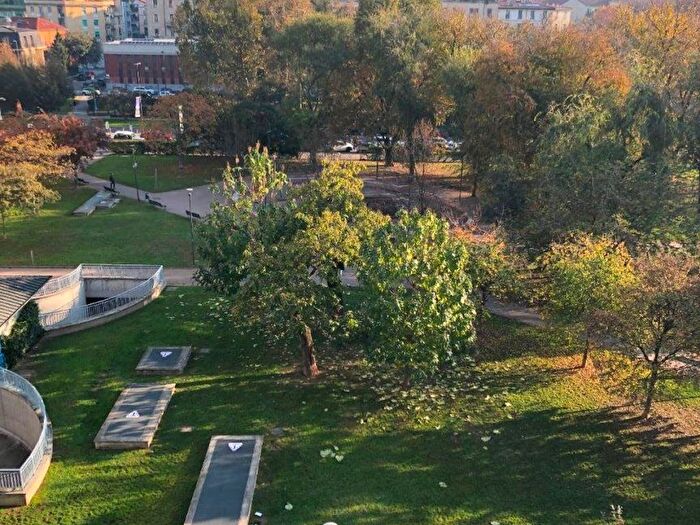 Appartamento trilocale in affitto in Piazza Po, Washington, Milano