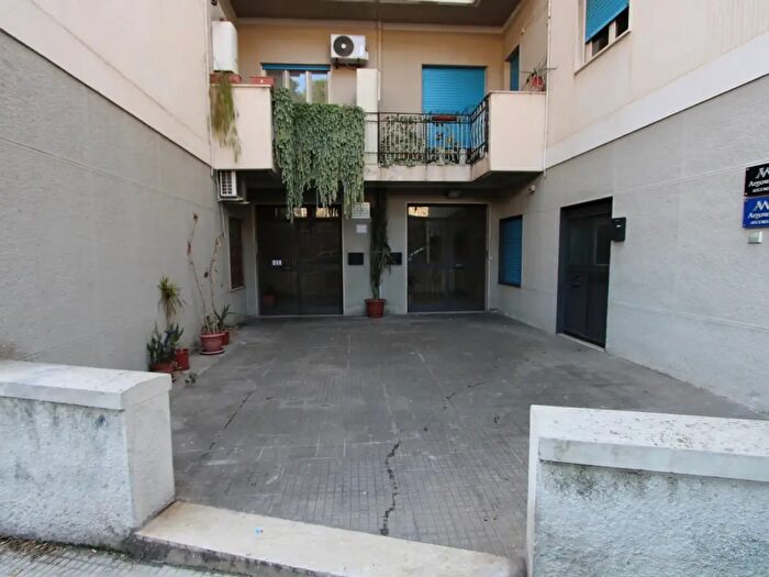 Appartamento con 5 locali in vendita in Via Lanzetta, Messina