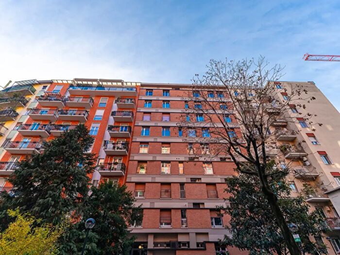 Appartamento bilocale in vendita in Via Cenisio, Milano