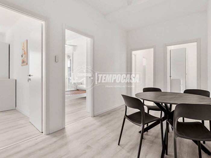 Appartamento quadrilocale in affitto in Via Viotti, Città Studi, Milano