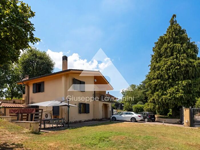 Casa con 6 locali in vendita in Via degli Aceri, Rocca Priora