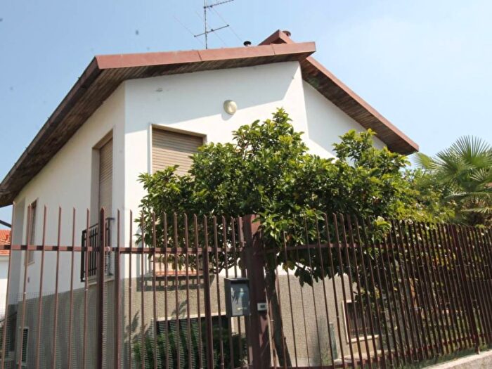 Casa trilocale in affitto in Via Gela, Madonna Regina, Busto Arsizio