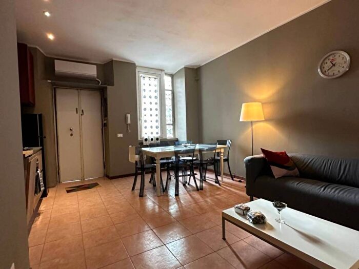 Appartamento trilocale in affitto in VIA IMBONATI, Dergano, Milano