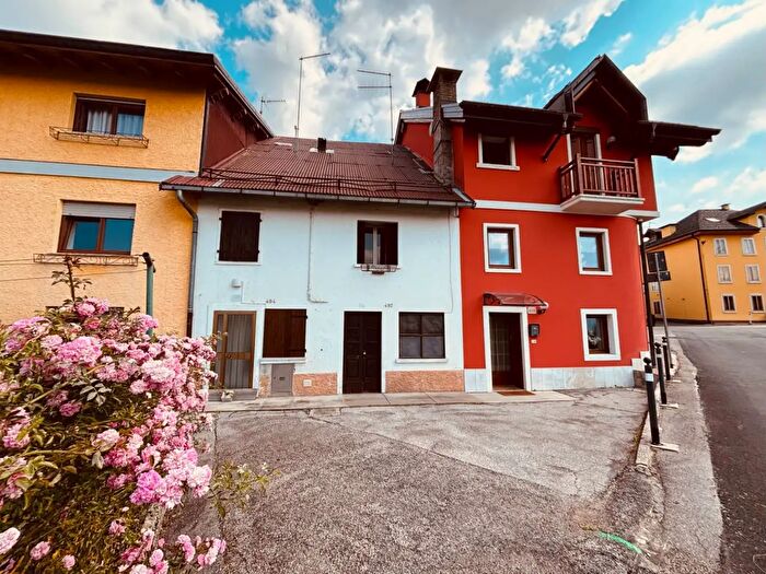 Casa con 5 locali in vendita in Via Rodeghieri, Asiago