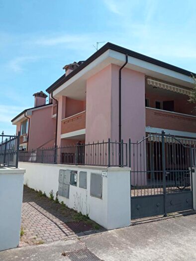Casa con 5 locali in vendita in Via Rimini, Comacchio