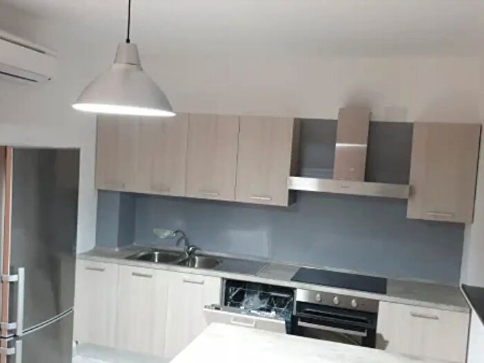 Appartamento trilocale in affitto in Località Germaneto, Catanzaro