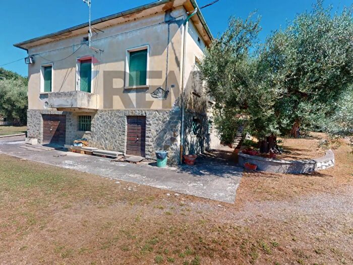 Casa trilocale in vendita in Via di Valle Romana, Passignano Sul Trasimeno
