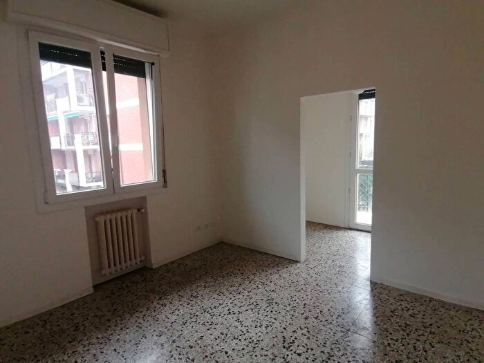 Appartamento trilocale in affitto in Via Saragozza, Saragozza fuori Porta, Bologna