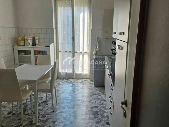 Appartamento trilocale in affitto in Viale Emilio Caldara, Milano