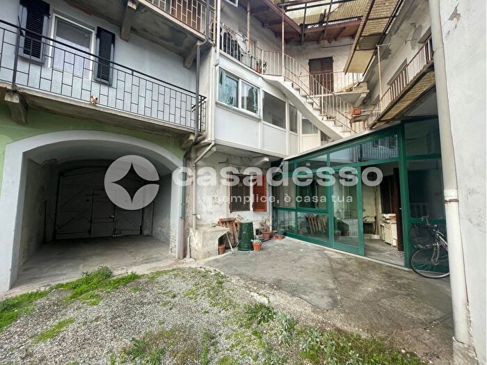 Appartamento con 6 locali in vendita in Corso Vittorio Emanuele, Tronzano Vercellese