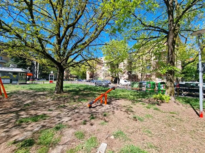 Appartamento trilocale in vendita in Viale Sette Fratelli Cervi, Parma