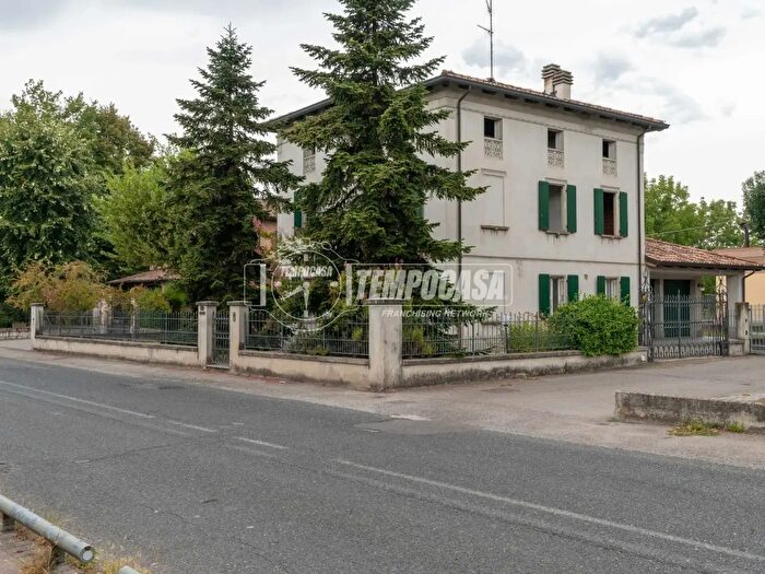Appartamento quadrilocale in vendita in Via Guido Rossa, Campegine