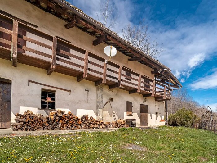 Casa quadrilocale in vendita in Borgata Gari, Paesana