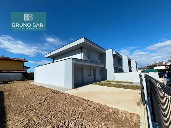 Casa quadrilocale in vendita in Viale Trieste, Fiume Veneto