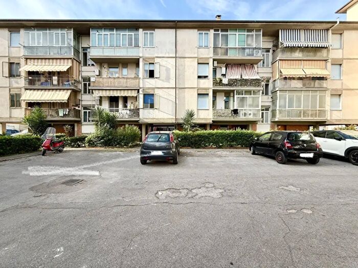 Appartamento quadrilocale in vendita in Via Gozzano, Grosseto