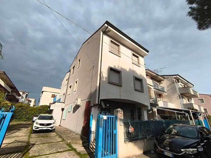 Appartamento trilocale in vendita in Via dei Gerani, Villapiana