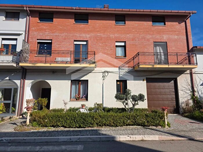 Casa con 5 locali in vendita in Castelbottaccio