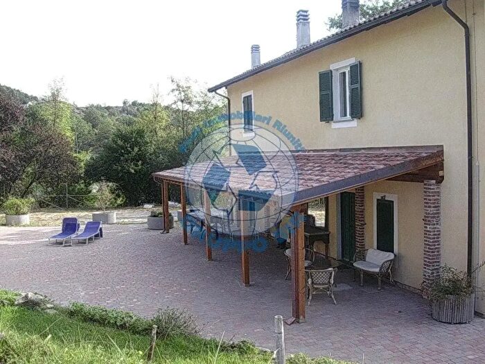 Casa quadrilocale in vendita in Piana Crixia