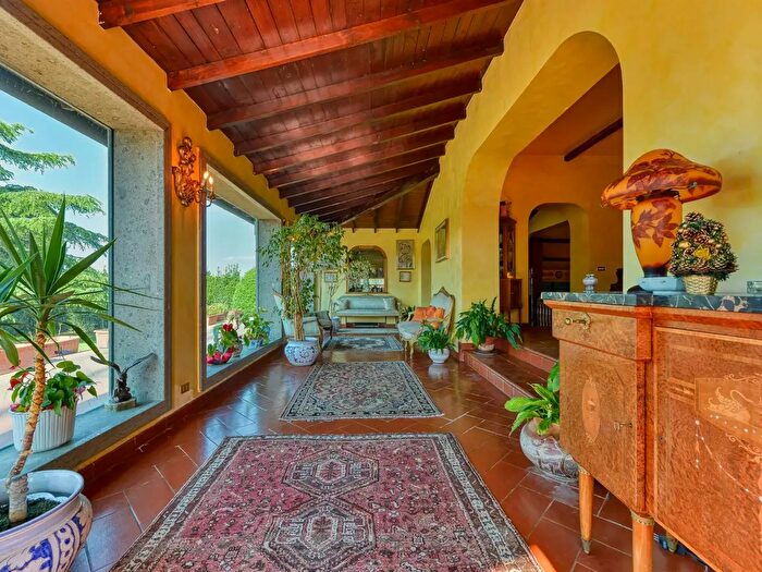 Casa con 16 locali in vendita in Via di Fioranello, Roma