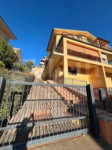 Casa in vendita in Via Luigi Nicoletti, Crosia