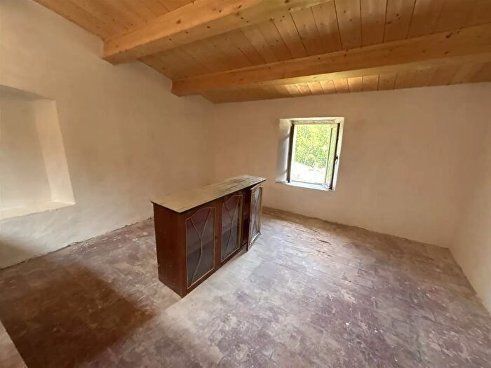 Casa quadrilocale in vendita in Matelica