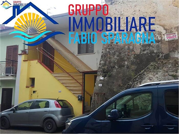 Appartamento con 8 locali in vendita in Via Borromini, Cellole