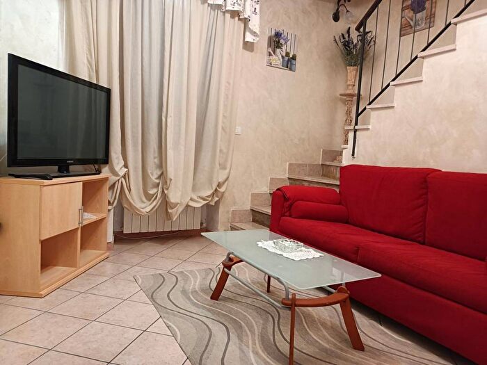 Appartamento in affitto in Piazza Umberto I snc, Capodimonte