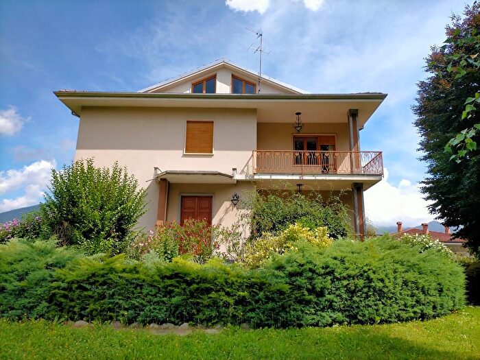 Casa con 8 locali in vendita in Via Diaz, Garessio