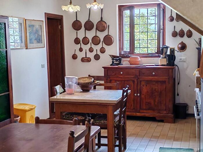 Casa con 6 locali in affitto in Via Are Coltri, Quinto, Verona