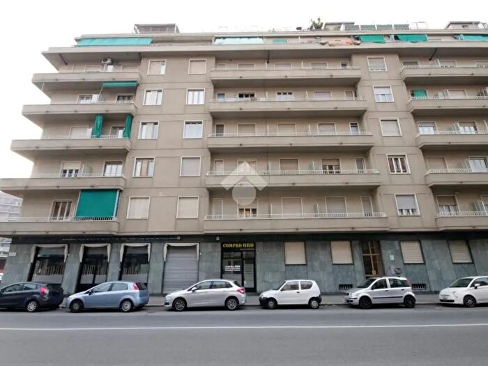 Appartamento trilocale in vendita in Via Casteldelfino, Torino