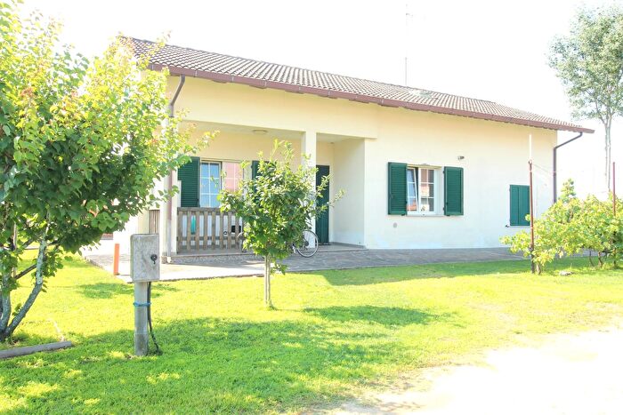 Casa con 6 locali in vendita in Via Malva Sud Cervia, Cervia