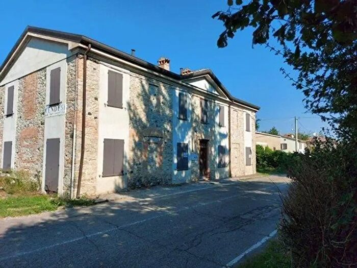 Appartamento trilocale in vendita in Fornovo Di Taro