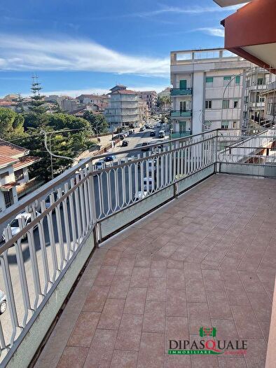 Appartamento con 10 locali in vendita in Via Plebiscito, Ragusa