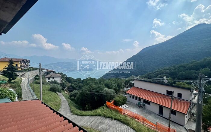 Appartamento bilocale in vendita in Frazione Acquaiolo Acquaiolo, Parzanica