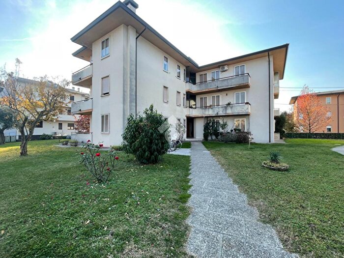 Appartamento quadrilocale in vendita in Via Muhlacker, Bassano Del Grappa