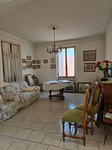 Appartamento quadrilocale in vendita in Via Ratti, Ameglia