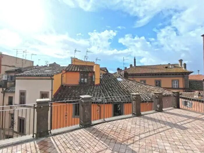 Appartamento con 5 locali in affitto in Via Aurelio Saffi, Viterbo