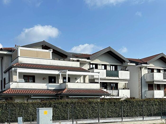 Appartamento bilocale in affitto in Via Monte Rosa, Besnate