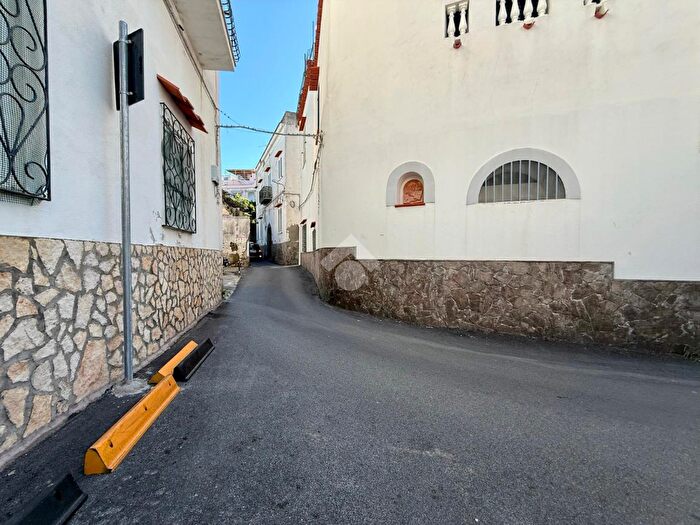 Appartamento bilocale in vendita in Via Gaetano Morgera, Forio